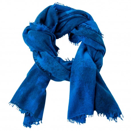 Cashmere scarf in blue spray pattern Cashmere scarf in blue spray pattern
