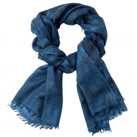 Cashmere scarf in blue spray pattern Cashmere scarf in blue spray pattern